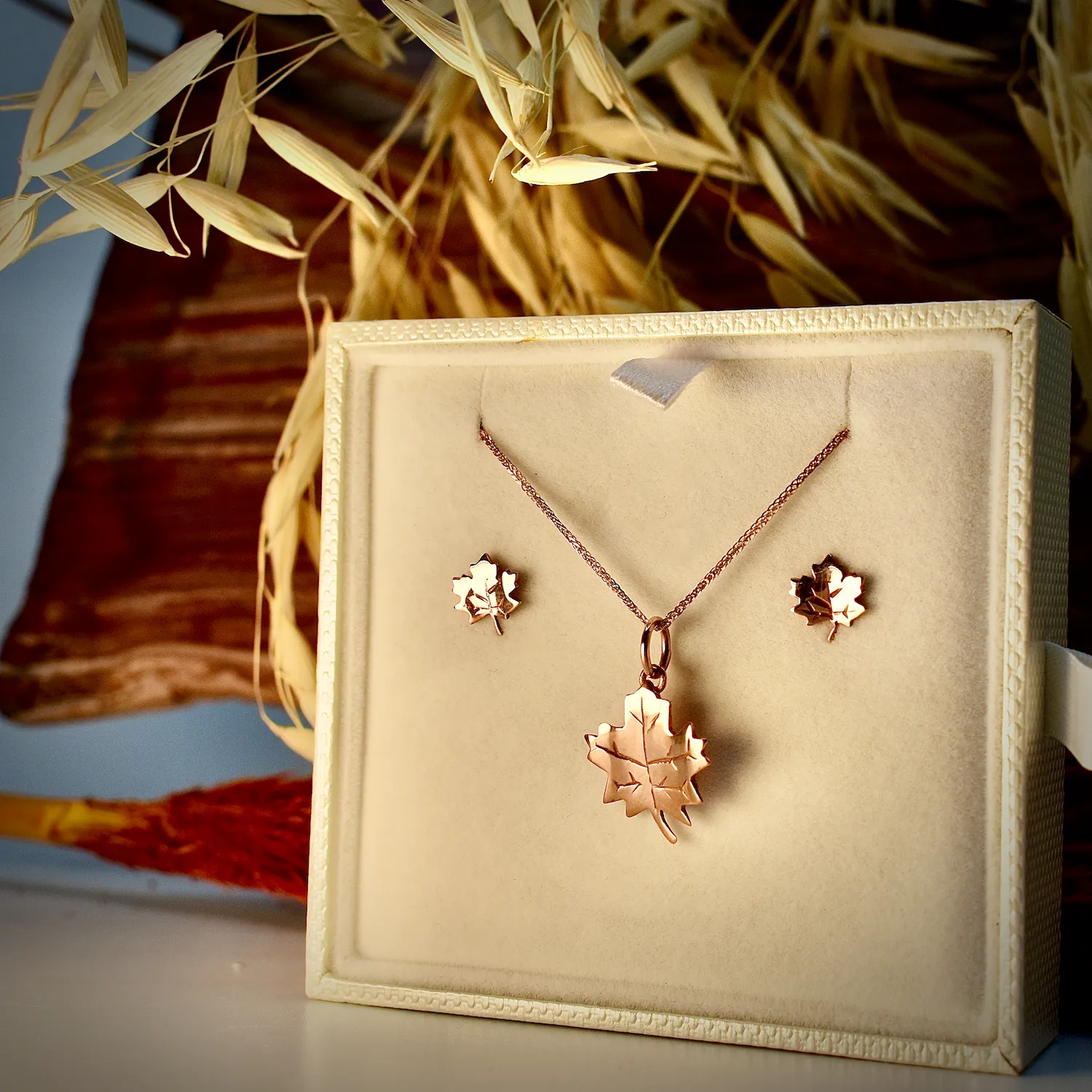 10kt Gold Maple Pendant & Earring Set - Google SEO optimized