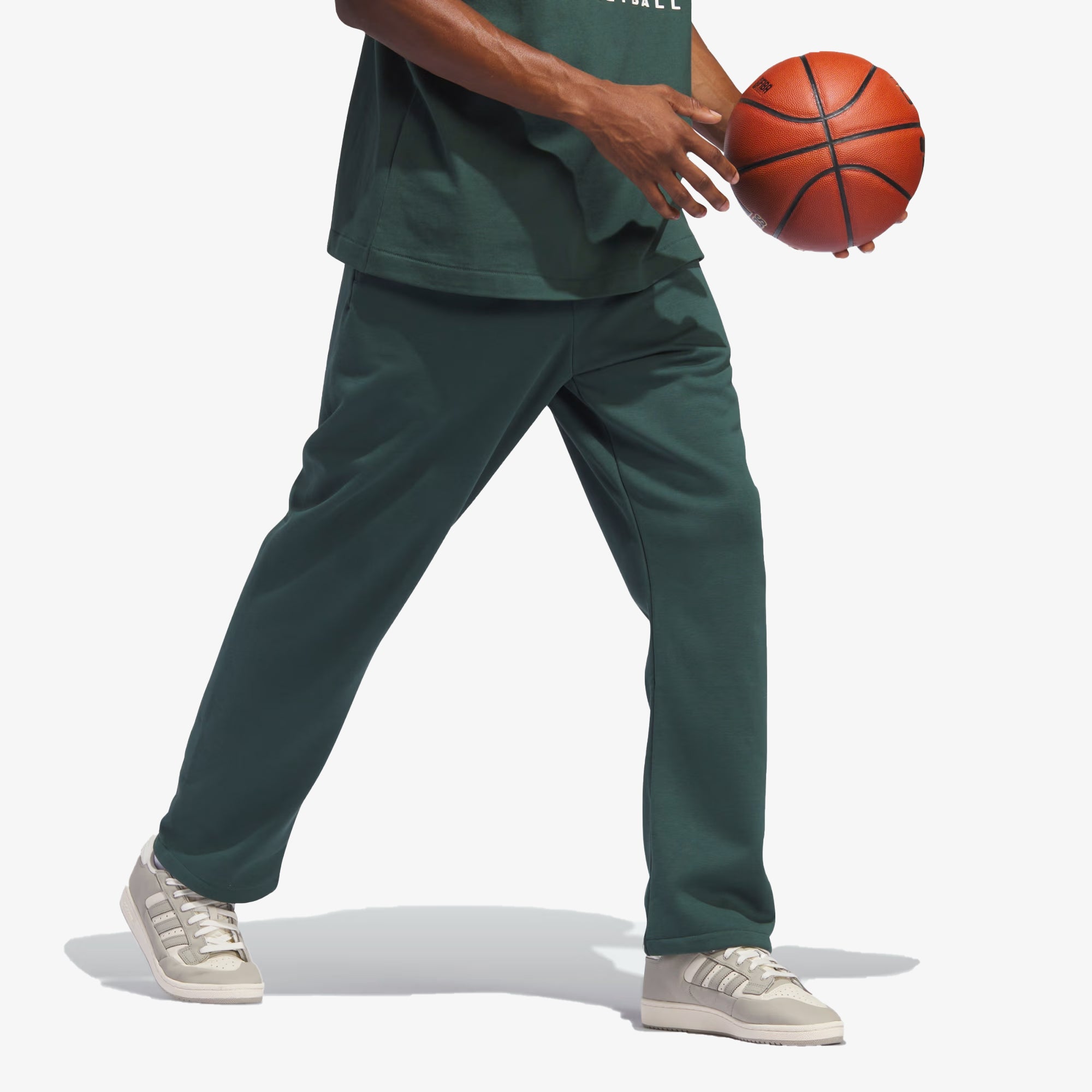 Basketball sweatpants mineral green.