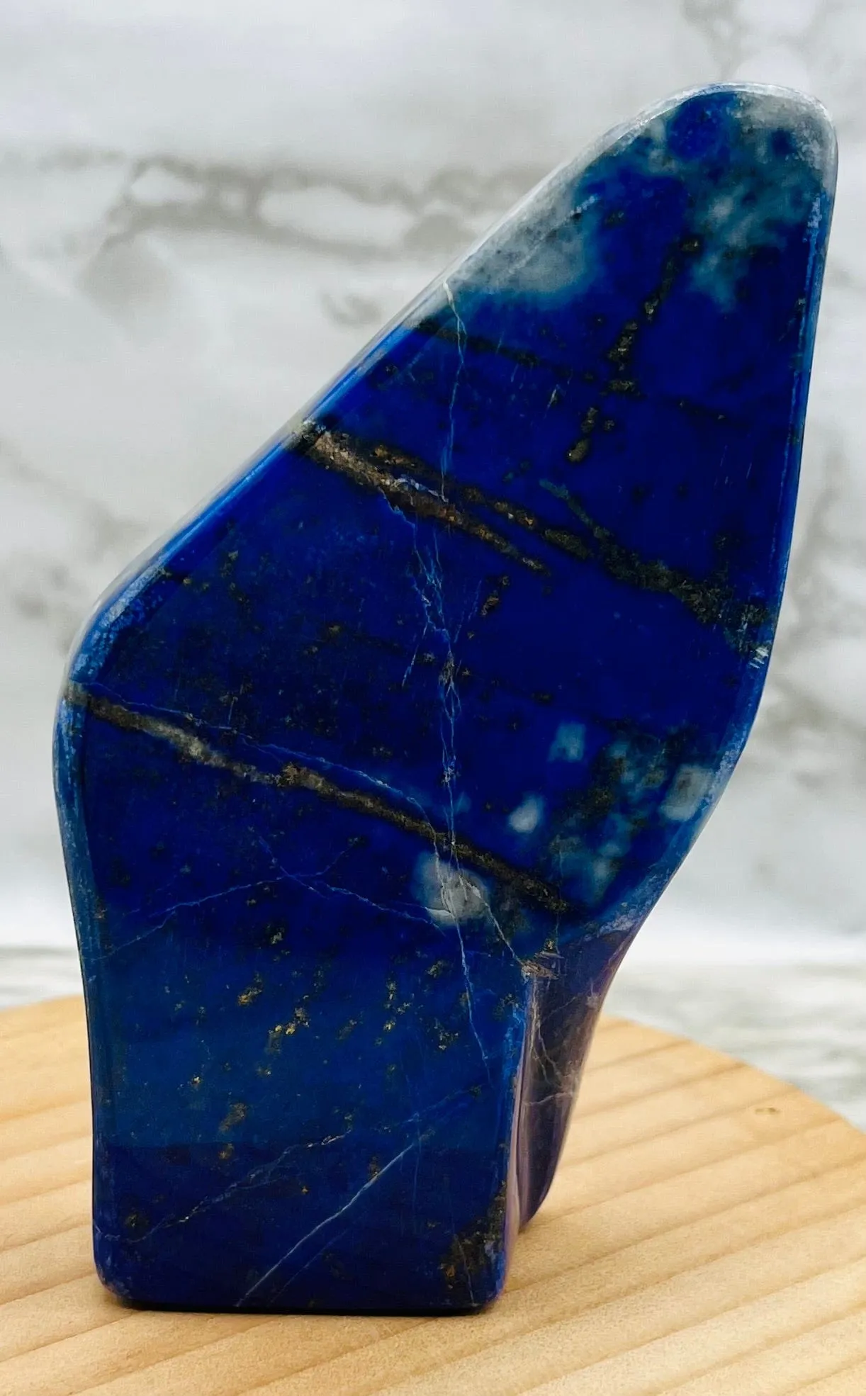 Blue Gemstone: Lapis Lazuli - Definition, Properties, Uses, and More |