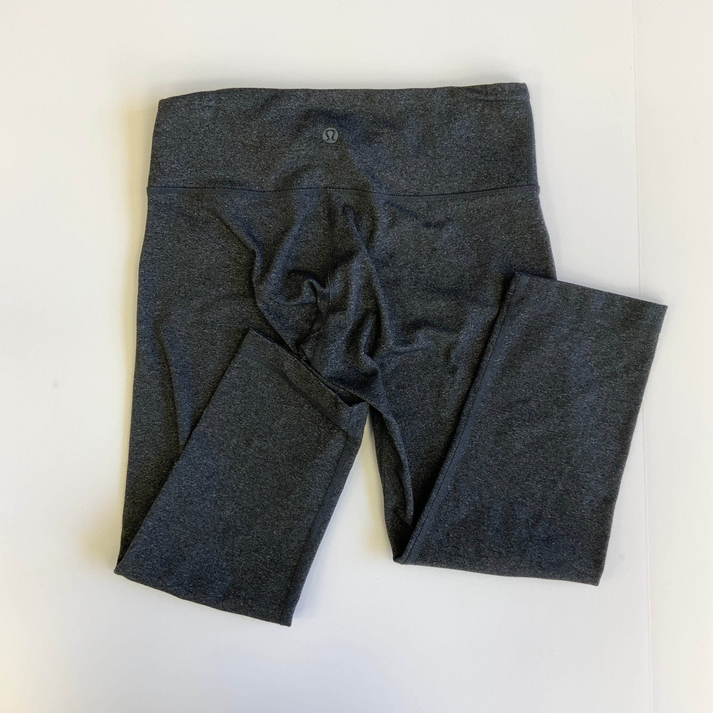 Capris Lululemon Size 4 - Shop Now