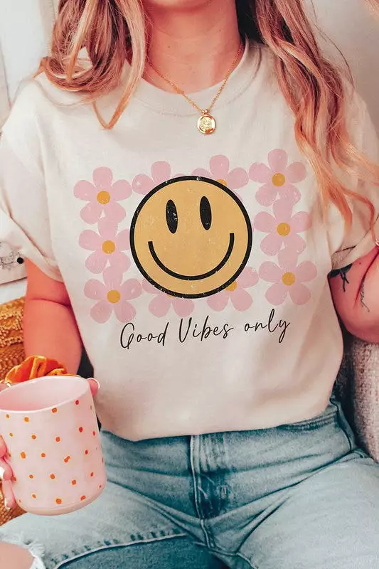 Good Vibes Only T-shirt with Happy Face and Daisy Design