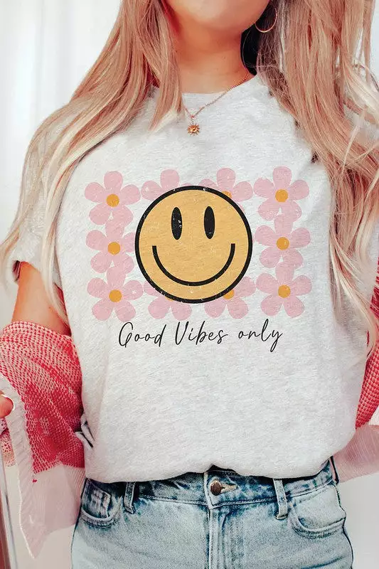 Good Vibes Only T-shirt with Happy Face and Daisy Design