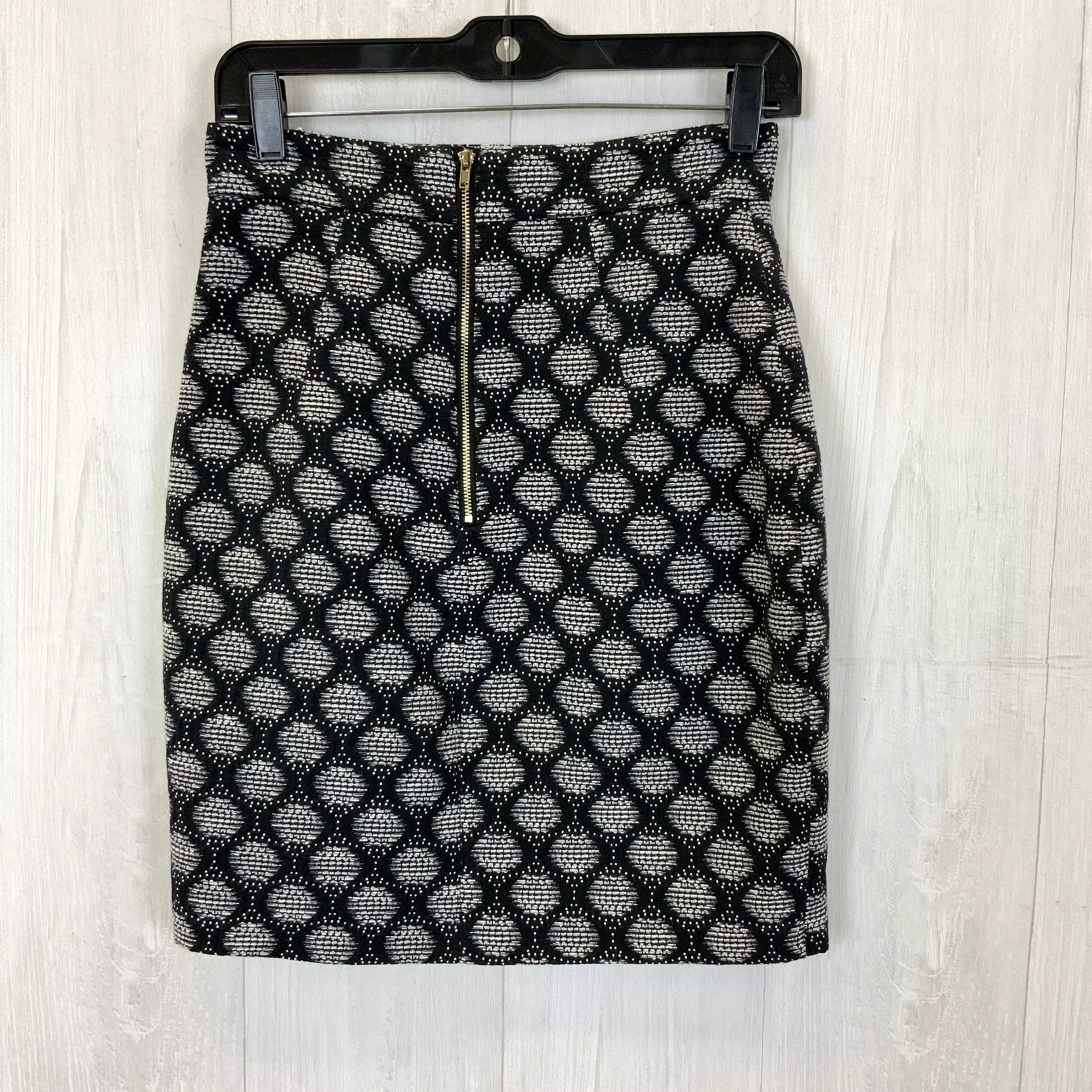 H&m skirt - mini & short - size 6