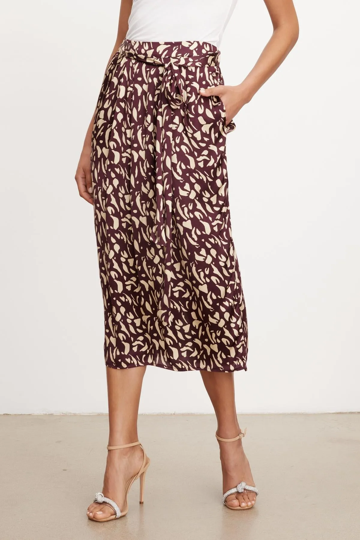 Juno satin printed skirt.