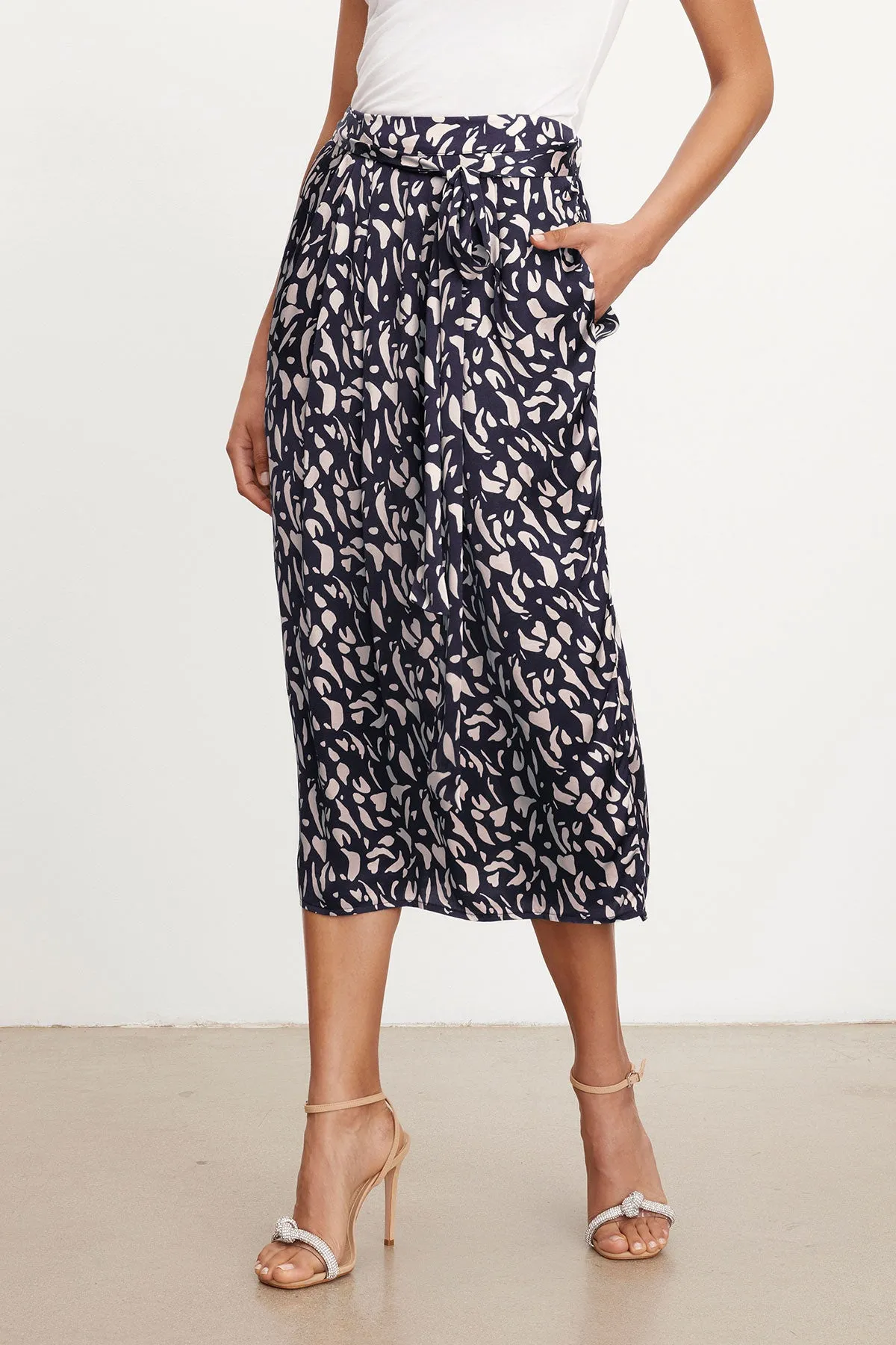 Juno satin printed skirt.