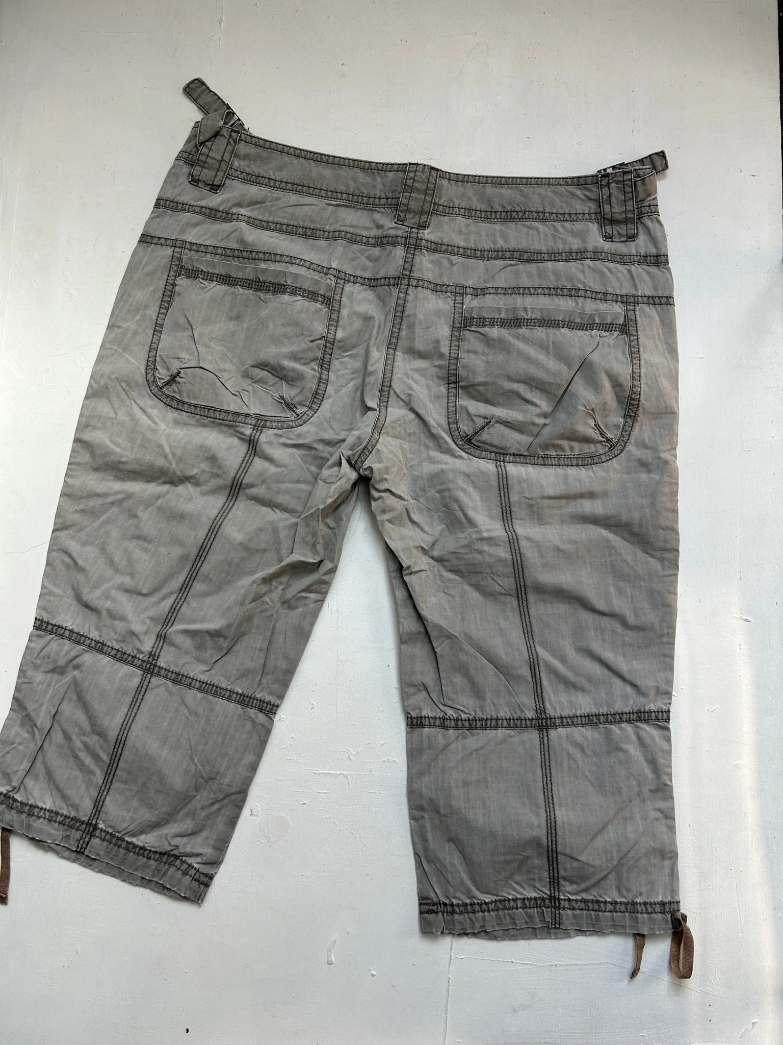 Khaki capris low rise utility pants (M)