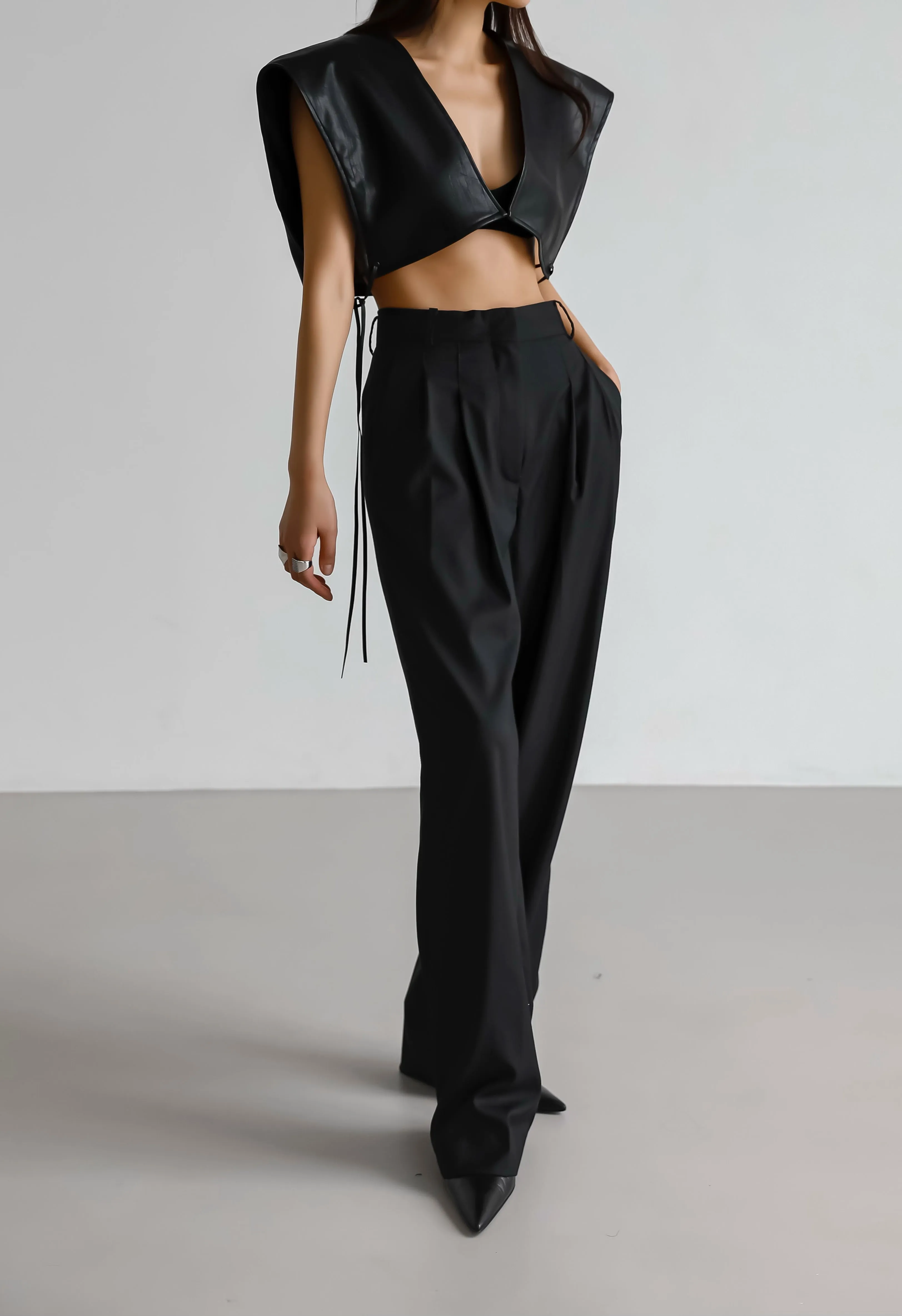 Black Pleated Pants - Lizzy