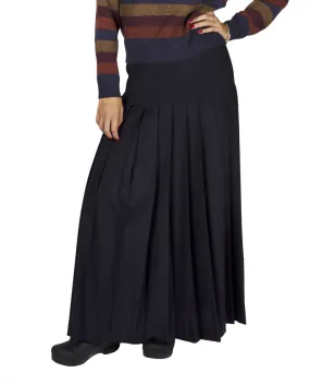 Long pleated wool skirt by Aspesi.