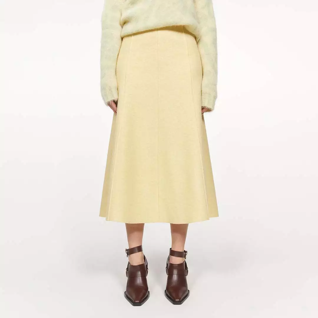 Neneh wool skirt in butter milk color