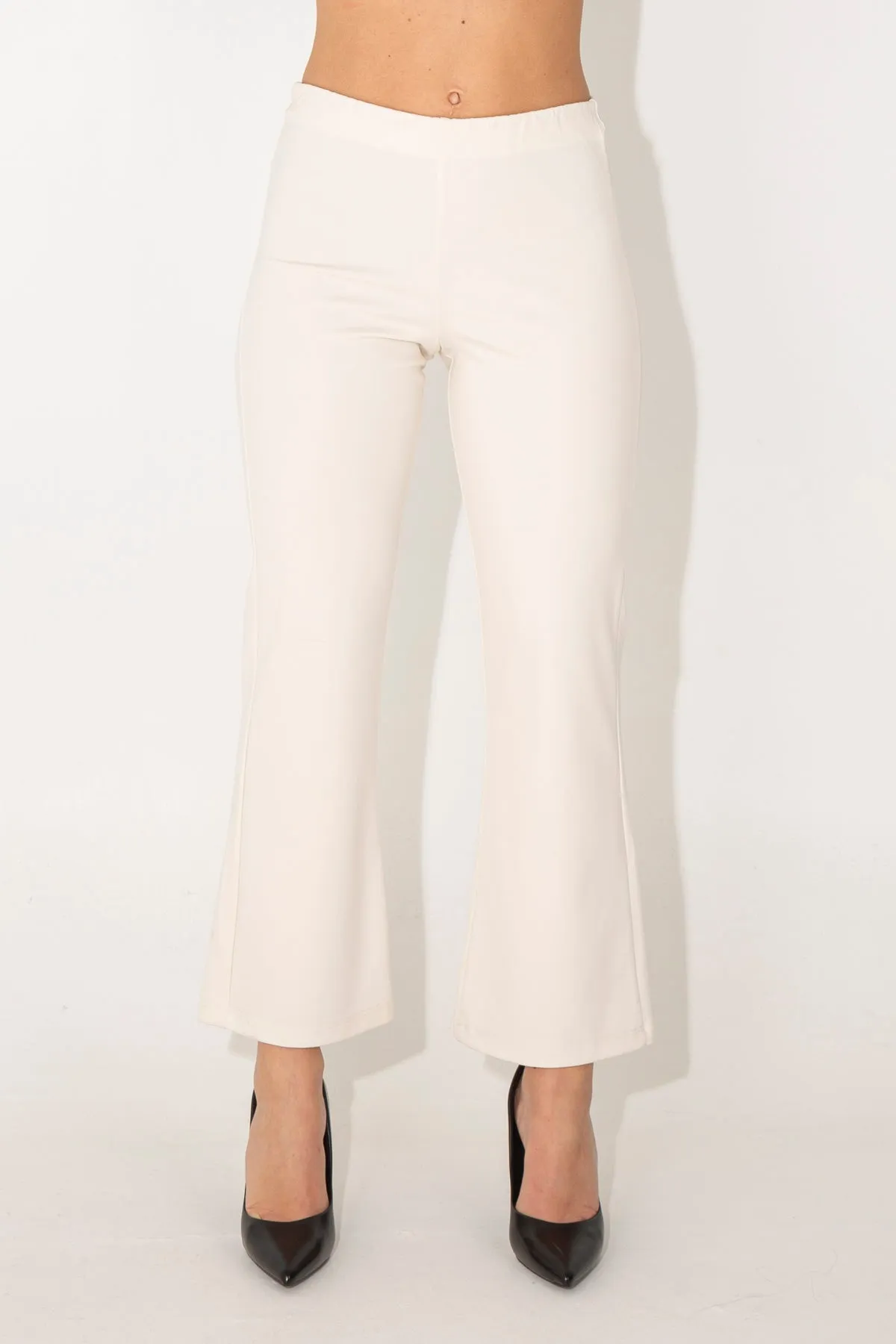 Solid color wide leg pants.