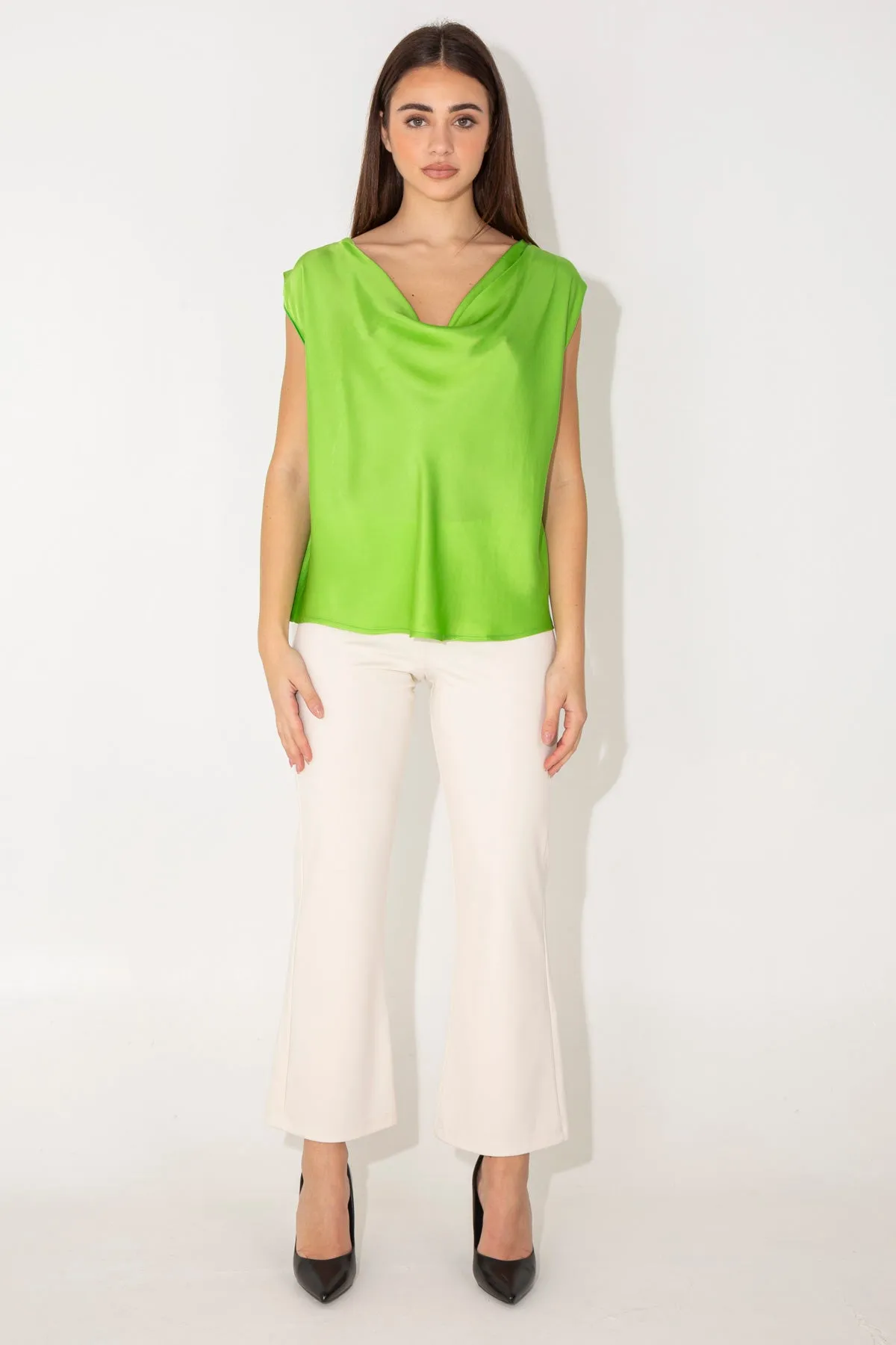 Solid color wide leg pants.