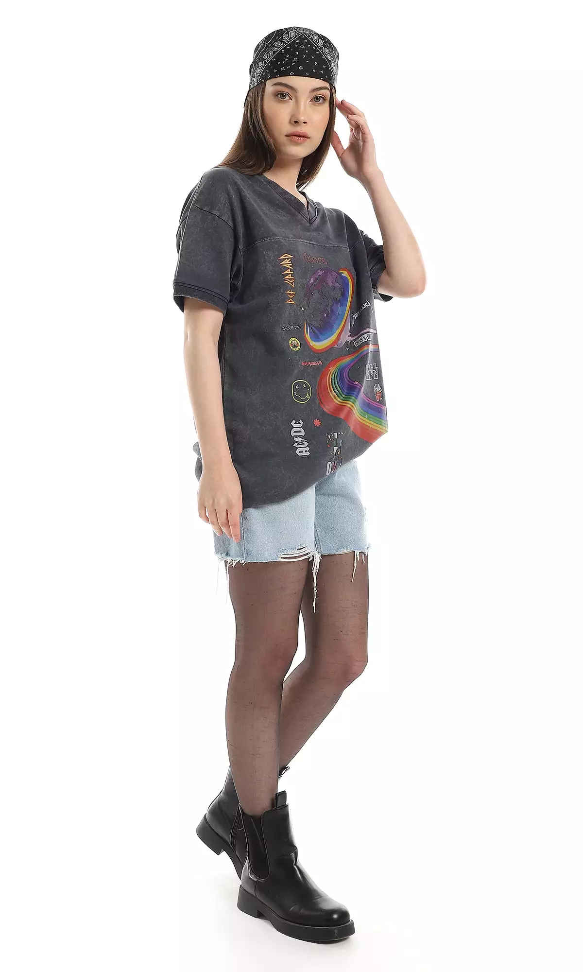 V-Neck Printed Loose Slip On T-Shirt in Heather Black