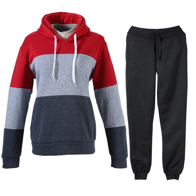 women sweatpants outfit casual tracksuit