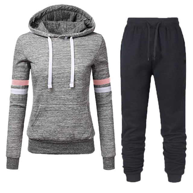 women sweatpants outfit casual tracksuit