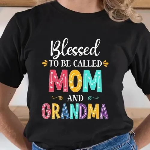 Women's Short Sleeve T-shirts with Mama Print in Simple Letter Style.