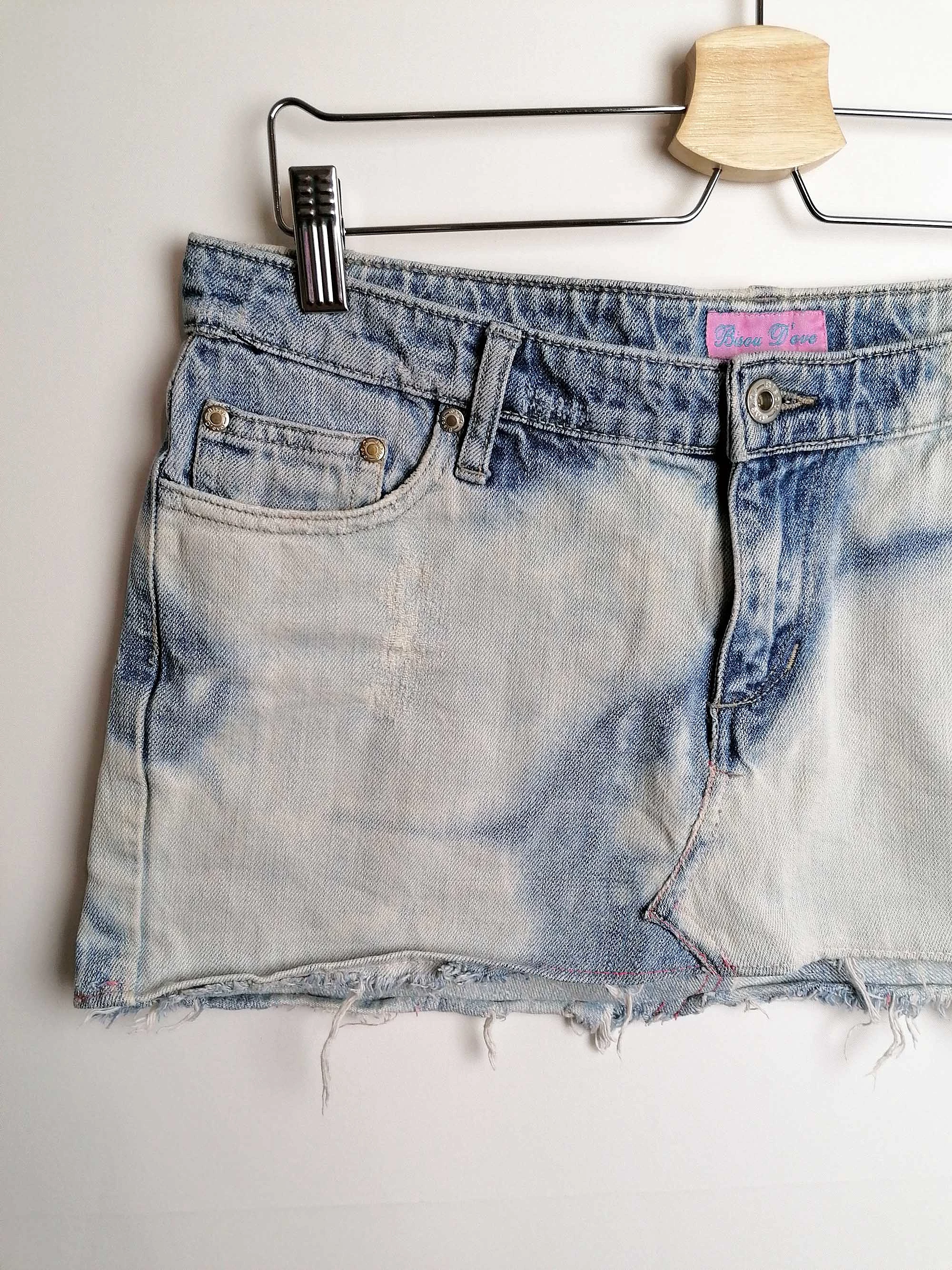 Y2K Denim mini-skirt with frayed hem - size M